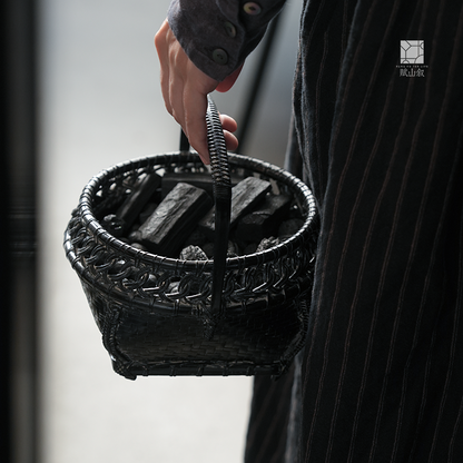 [賦山敘 x Gohobi] Handwoven Double-Layer Bamboo Charcoal Basket – Japanese-Style Aged Finish with Lacquered Ash Holder for Teaware Rituals