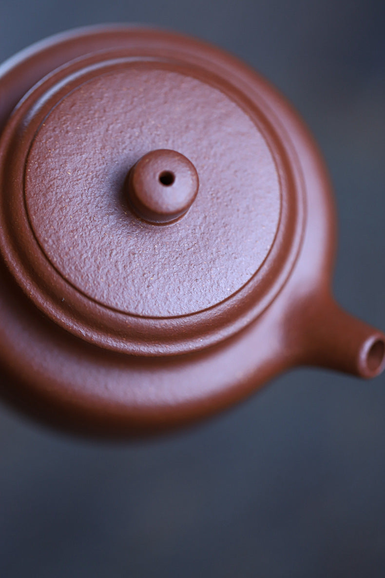 [Chingshui Tang 青水堂] Handmade Yixing Original Ore Sandy Purple Clay "Dezhong" Teapot – 150ml Zen-Inspired Home Brewing Teapot with Built-in Filter