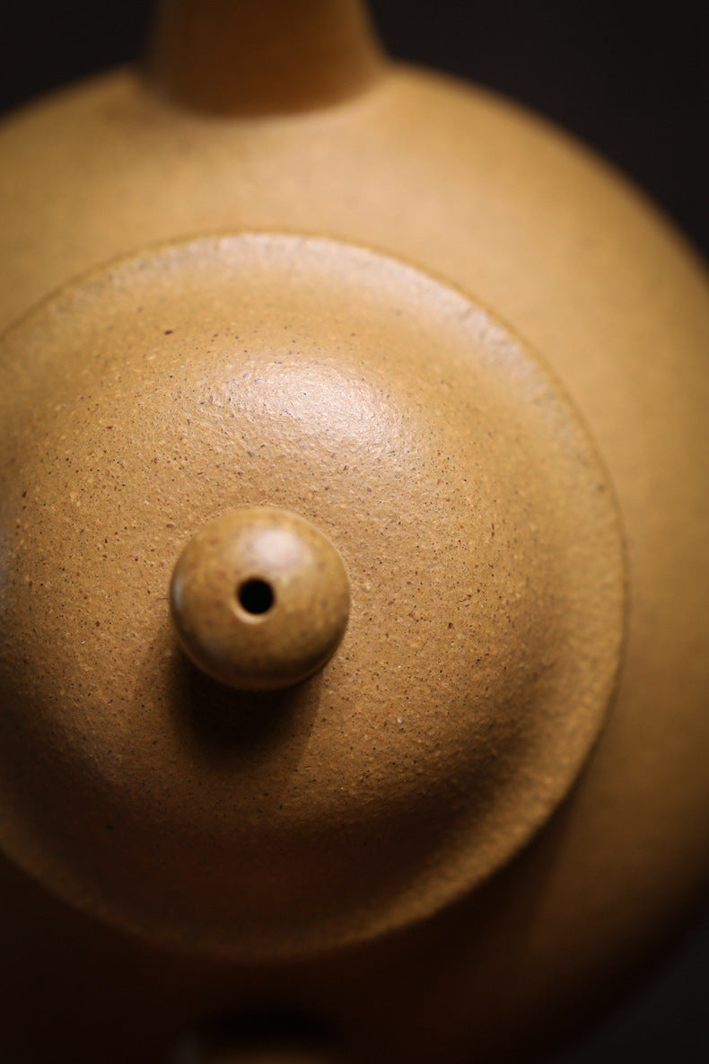 [Chingshui Tang 青水堂] Handmade Yixing Yellow Zisha Clay Teapot 120ml – Original Ore Huangjin Duan Clay Bala Shui Ping Teapot for Gongfu Tea Brewing