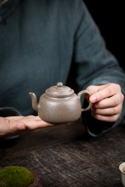 [Chingshui Tang 青水堂] Handmade Yixing Zisha Sandy Purple Clay Teapot – 170ml Original Ore Qing jiangpo Clay, Handmade Light Body with Built-in Filter, Traditional Chinese Purple Clay Teaware