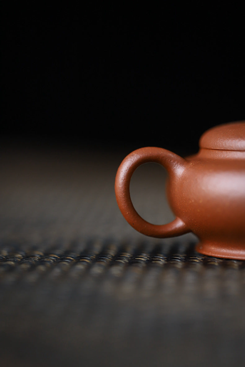 [Chingshui Tang 青水堂] Handmade Yixing Original Ore Jiangpo Sandy Purple Clay "Flat Lantern" Teapot – 150ml Thin-Walled Home Brewing Teapot with Built-in Filter