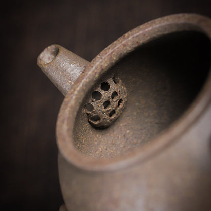 [Chingshui Tang 青水堂] Handmade Yixing Zisha Sandy Purple Clay Teapot – 130ml Handmade Original Ore Qing Jiangpo Clay Bala Shui Ping Teapot, Small Gongfu Purple Clay Teaware with Built-in Filter