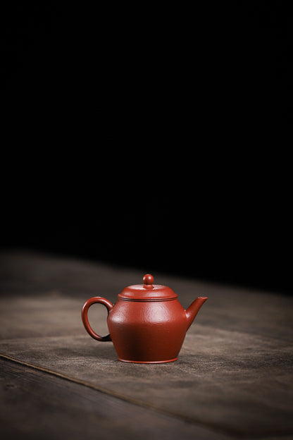 [Chingshui Tang 青水堂] Handemade Yixing Red Zisha Clay Teapot – 100ml Original Ore Zhuni, Traditional Weng-Style, Thin Body, Built-in Filter, Handmade Gongfu Teapot