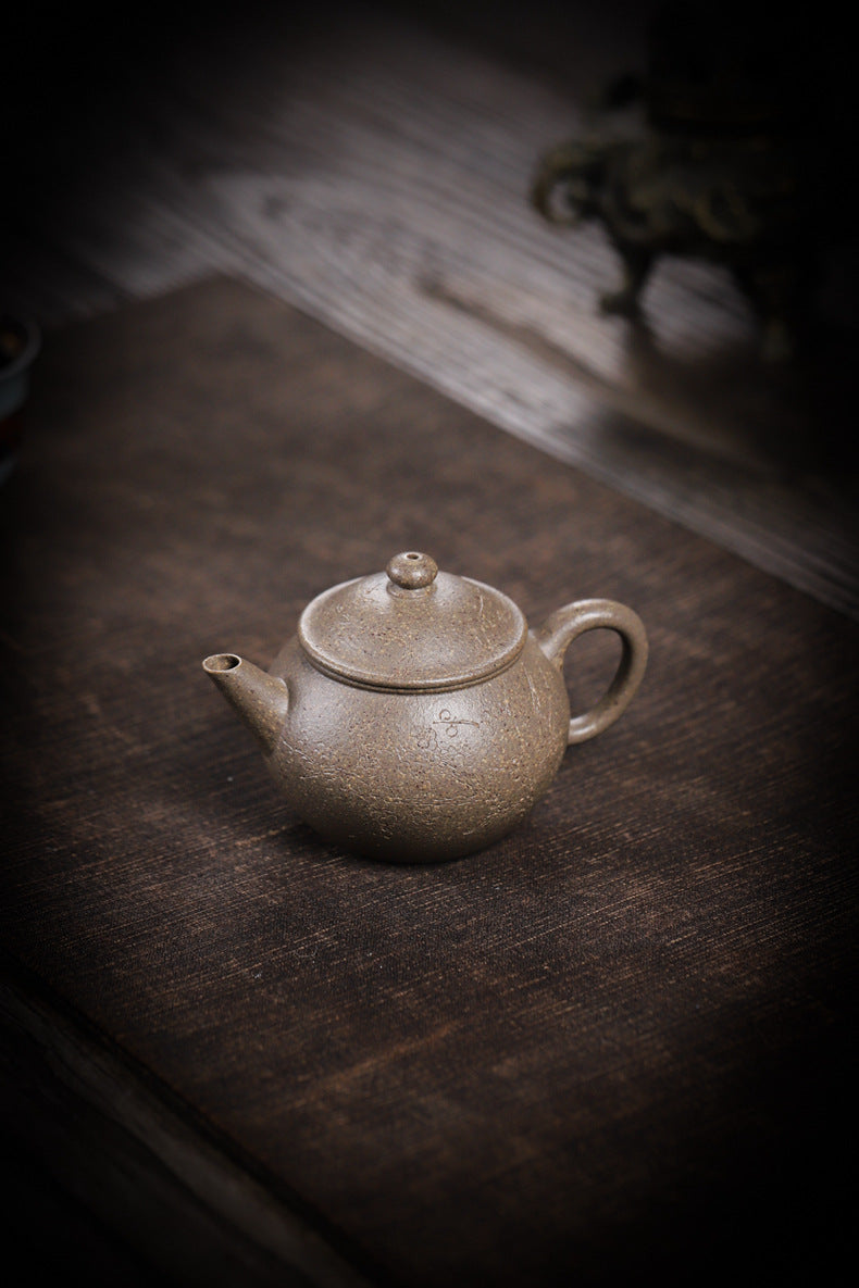 [Chingshui Tang 青水堂] Handmade Yixing Zisha Sandy Purple Clay Teapot – 130ml Handmade Original Ore Qing Jiangpo Clay Bala Shui Ping Teapot, Small Gongfu Purple Clay Teaware with Built-in Filter