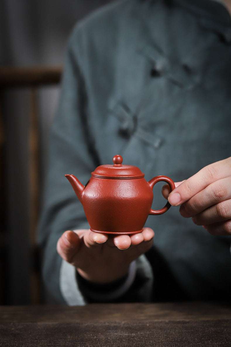 [Chingshui Tang 青水堂] Handemade Yixing Red Zisha Clay Teapot – 100ml Original Ore Zhuni, Traditional Weng-Style, Thin Body, Built-in Filter, Handmade Gongfu Teapot