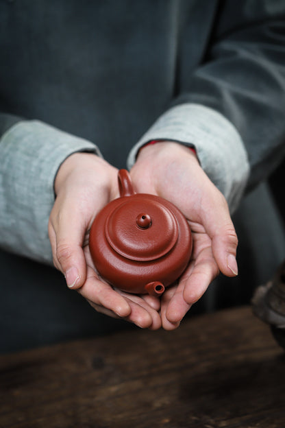 [Chingshui Tang 青水堂] Yixing Red Zisha Clay Teapot – 140ml Handmade Thin-Walled Lotus Seed Style Teapot, Original Ore Zhuni Clay, Small Gongfu Teapot with Built-in Filter