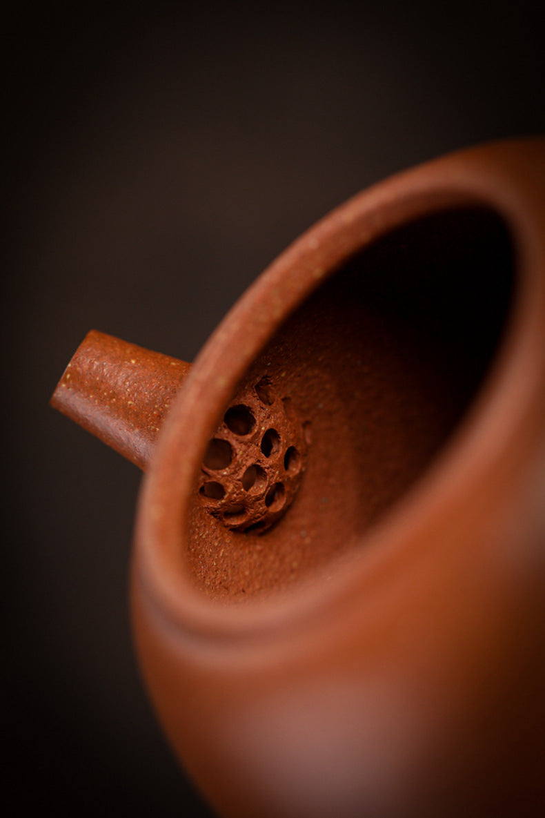 [Chingshui Tang 青水堂] Handmade Yixing Zisha Sandy Purple Clay Teapot – 120ml Original Ore Jin Jiangpo Clay, Handmade Thin Body with Built-in Filter, Da Bin Huai Yue Style Small Gongfu Teapot