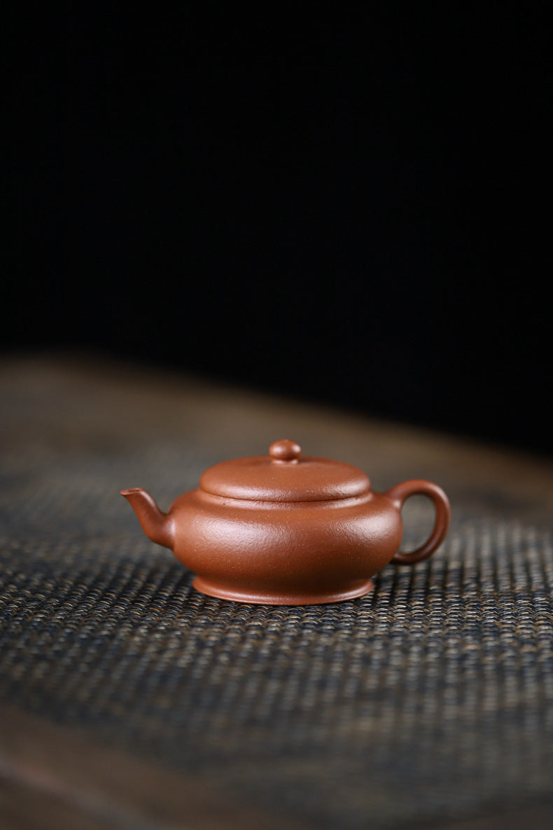 [Chingshui Tang 青水堂] Handmade Yixing Original Ore Jiangpo Sandy Purple Clay "Flat Lantern" Teapot – 150ml Thin-Walled Home Brewing Teapot with Built-in Filter
