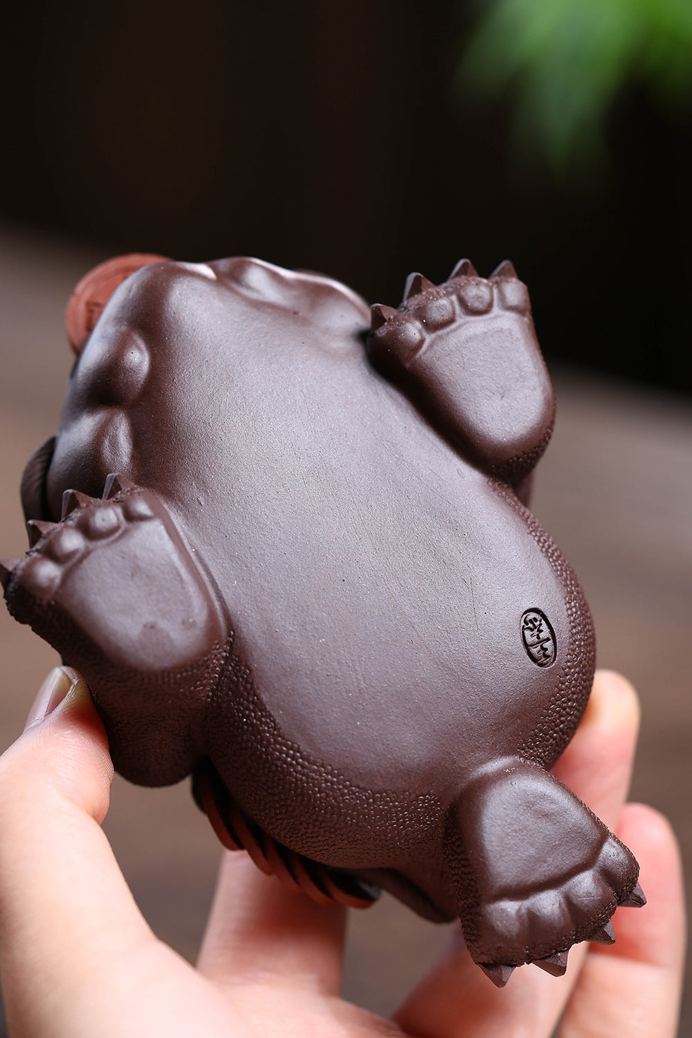 Gohobi Yixing Purple Clay Flame Golden Toad Tea Pet – Handmade Lucky Three-Legged Toad Ornament