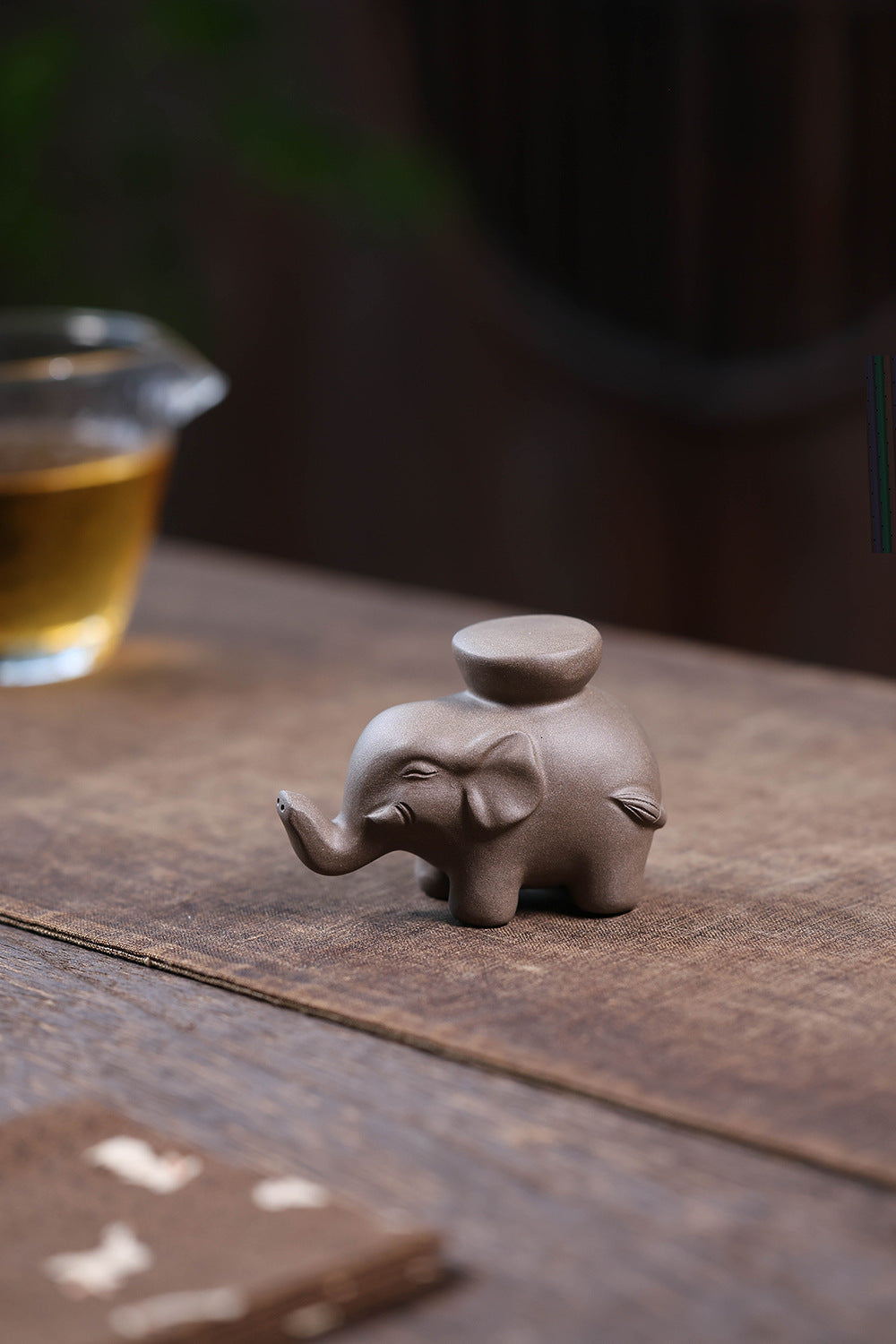 Gohobi Yixing Purple Clay Elephant Lid Holder – Handmade Teapot Lid Rest