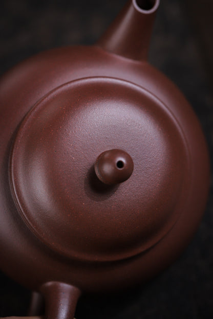 [Chingshui Tang 青水堂] Handmade Yixing Original Ore Purple Zisha Clay Teapot – 260ml Large Shui Ping Teapot with Built-in Filter for Home Brewing