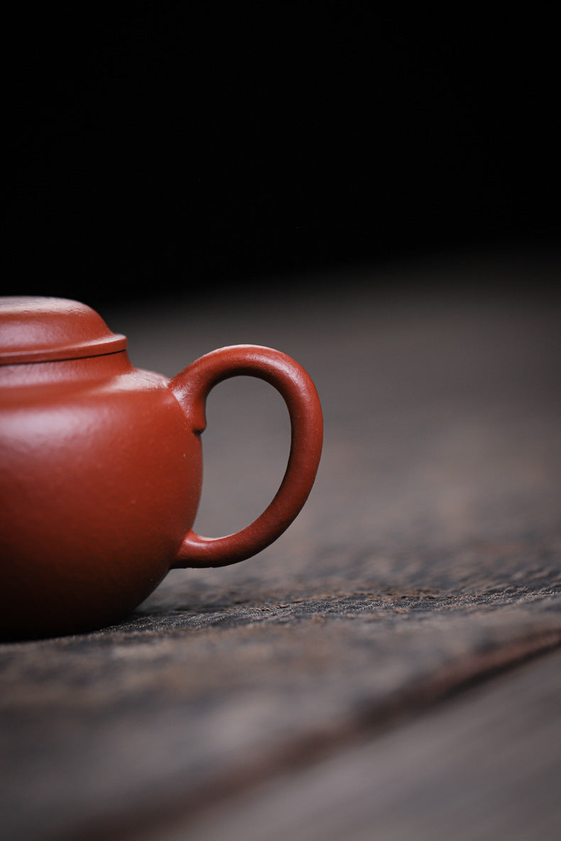 [Chingshui Tang 青水堂] Yixing Red Zisha Clay Teapot – 140ml Handmade Thin-Walled Lotus Seed Style Teapot, Original Ore Zhuni Clay, Small Gongfu Teapot with Built-in Filter