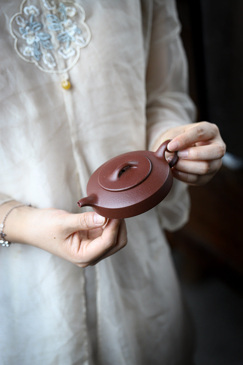 [Chingshui Tang 青水堂] Handmade Yixing Zisha Sandy Purple Clay Teapot – 90ml Handmade Original Ore Jiangpo Clay Bowl-Shaped Thin Body Teapot with Built-in Filter, Small Gongfu Teaware