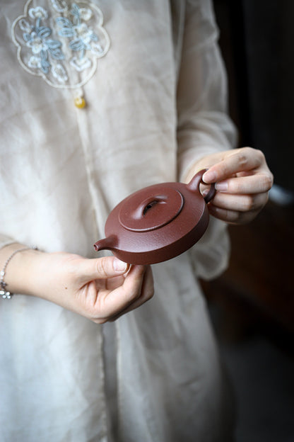 [Chingshui Tang 青水堂] Handmade Yixing Zisha Sandy Purple Clay Teapot – 90ml Handmade Original Ore Jiangpo Clay Bowl-Shaped Thin Body Teapot with Built-in Filter, Small Gongfu Teaware