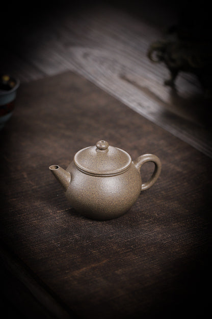 [Chingshui Tang 青水堂] Handmade Yixing Zisha Sandy Purple Clay Teapot – 130ml Handmade Original Ore Qing Jiangpo Clay Bala Shui Ping Teapot, Small Gongfu Purple Clay Teaware with Built-in Filter