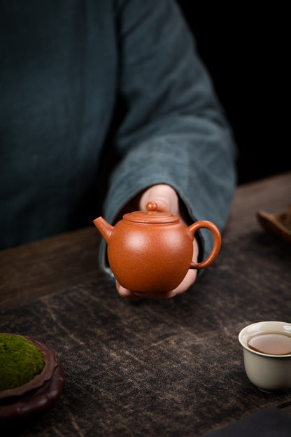 [Chingshui Tang 青水堂] Handmade Yixing Zisha Sandy Purple Clay Teapot – 120ml Original Ore Jin Jiangpo Clay, Handmade Thin Body with Built-in Filter, Da Bin Huai Yue Style Small Gongfu Teapot