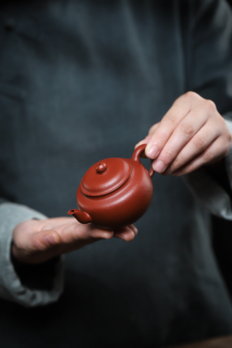 [Chingshui Tang 青水堂] Yixing Red Zisha Clay Teapot – 140ml Handmade Thin-Walled Lotus Seed Style Teapot, Original Ore Zhuni Clay, Small Gongfu Teapot with Built-in Filter