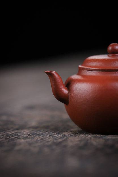 [Chingshui Tang 青水堂] Yixing Red Zisha Clay Teapot – 140ml Handmade Thin-Walled Lotus Seed Style Teapot, Original Ore Zhuni Clay, Small Gongfu Teapot with Built-in Filter