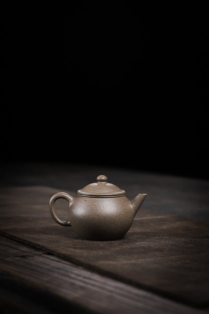 [Chingshui Tang 青水堂] Handmade Yixing Zisha Sandy Purple Clay Teapot – 130ml Handmade Original Ore Qing Jiangpo Clay Bala Shui Ping Teapot, Small Gongfu Purple Clay Teaware with Built-in Filter