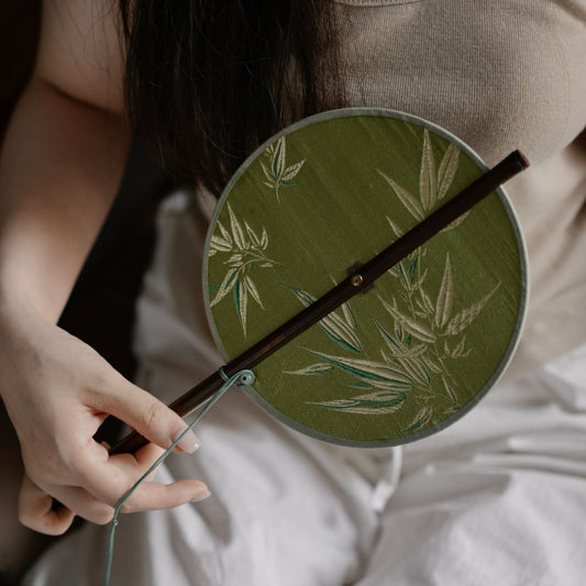 Gohobi Song Dynasty Style Round Hand Fan – Chinese Bamboo Handle Fan