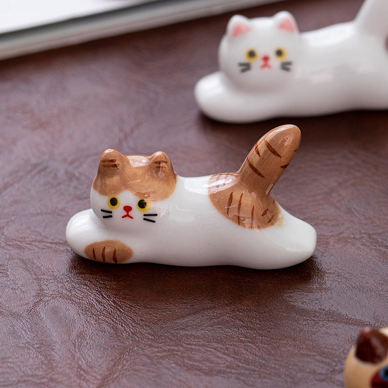 Gohobi Ceramic Lying Cat Chopstick Rest