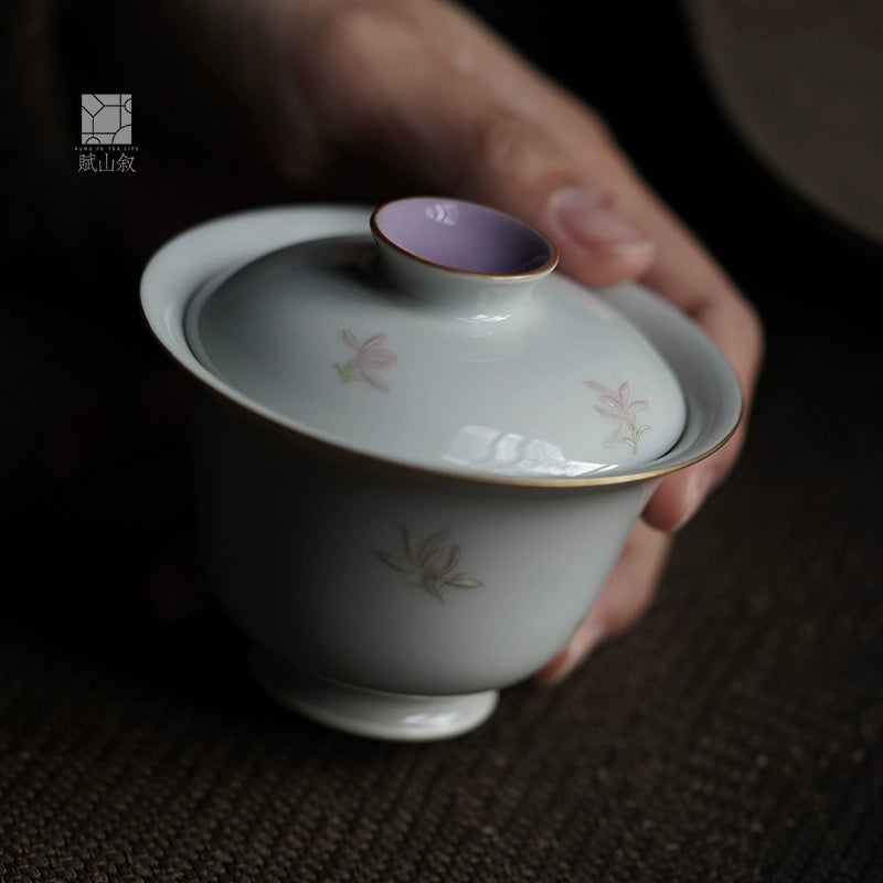 [賦山敘 x Gohobi] “Dusky Purple Orchid” Gaiwan – Handmade Jingdezhen Ceramic Tea Bowl with Heat-Resistant Design