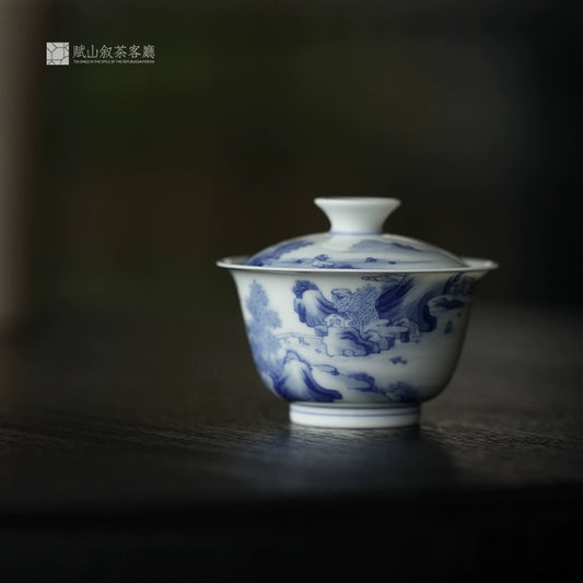 [賦山敘 x Gohobi] “Weiwan Studio” Kangxi-Style Blue and White Gaiwan – Hand-Painted Jingdezhen Porcelain Teaware with Landscape Design