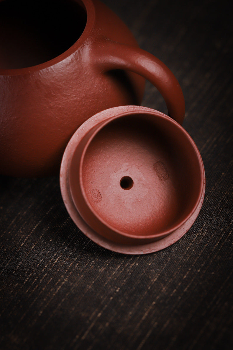 [Chingshui Tang 青水堂] Handmade Yixing Red Zisha Clay Teapot – 150ml Handmade Original Ore Raw Zhuni Clay Wen Dan Style Teapot with Built-in Filter, Small Gongfu Purple Clay Teaware