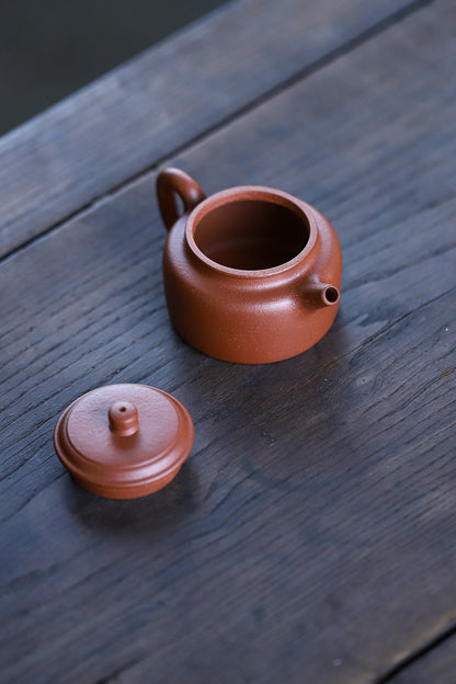 [Chingshui Tang 青水堂] Handmade Yixing Original Ore Sandy Purple Clay "Dezhong" Teapot – 150ml Zen-Inspired Home Brewing Teapot with Built-in Filter