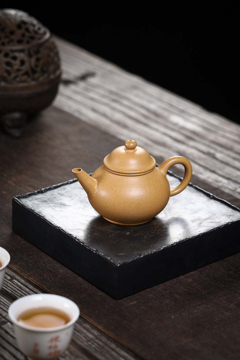 [Chingshui Tang 青水堂] Handmade Yixing Yellow Zisha Clay Teapot 120ml – Original Ore Huangjin Duan Clay Bala Shui Ping Teapot for Gongfu Tea Brewing