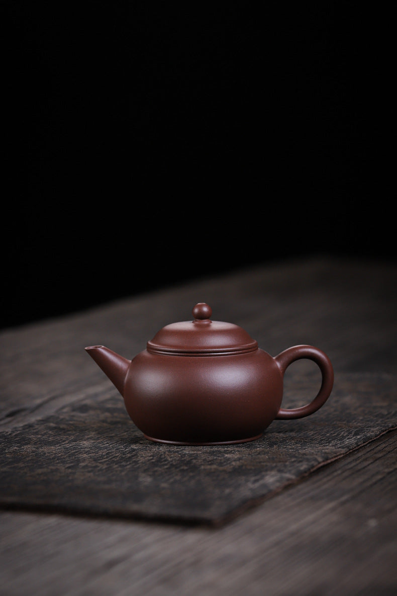 [Chingshui Tang 青水堂] Handmade Yixing Original Ore Purple Zisha Clay Teapot – 260ml Large Shui Ping Teapot with Built-in Filter for Home Brewing