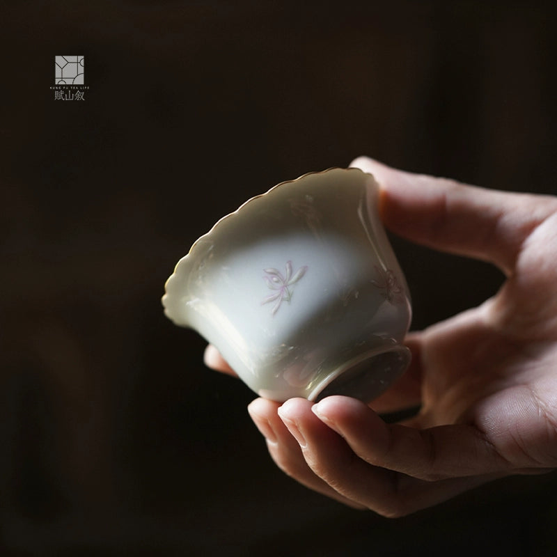 [賦山敘 x Gohobi] “Dusky Purple Orchid” Gaiwan – Handmade Jingdezhen Ceramic Tea Bowl with Heat-Resistant Design