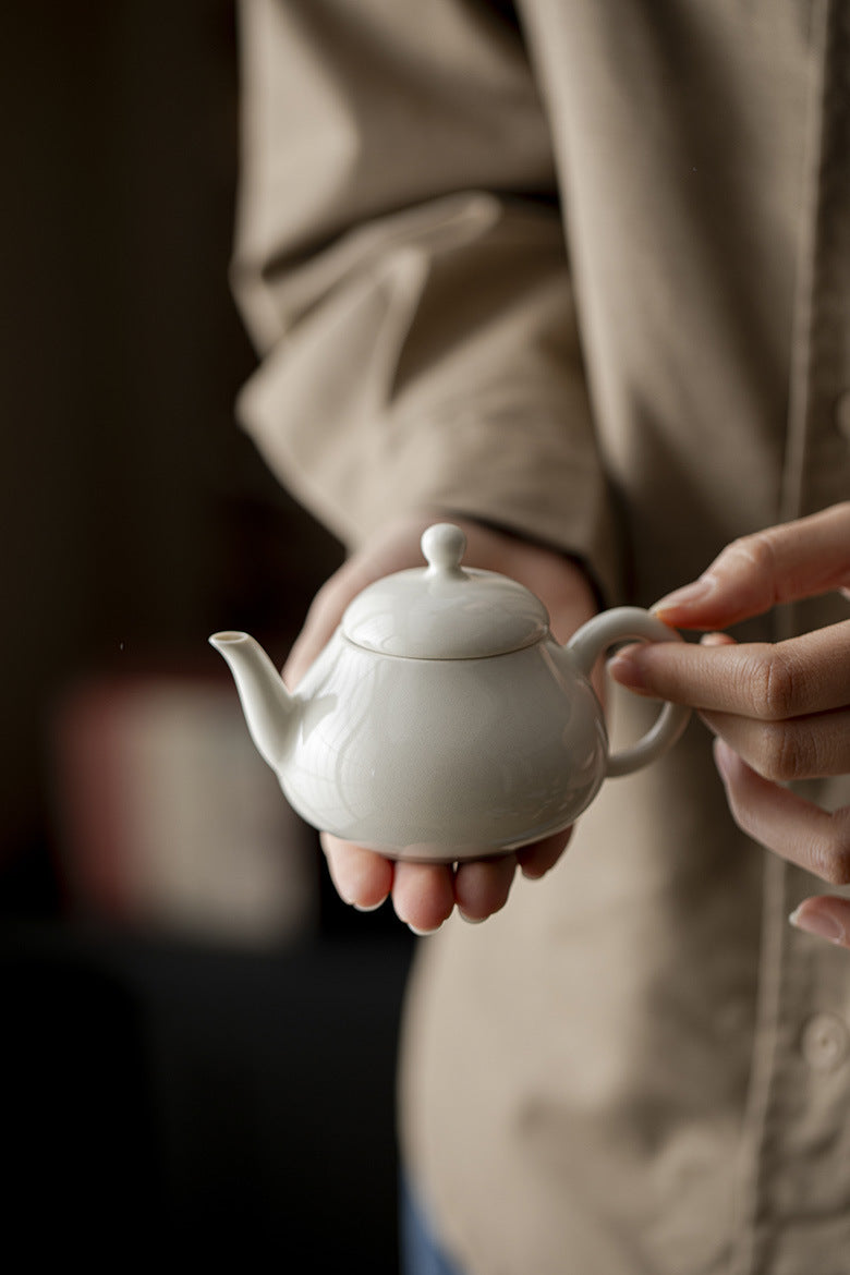 Gohobi Grass Ash Pear-Shaped Teapot