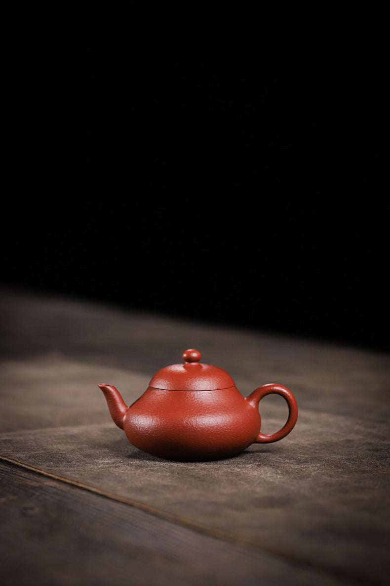 [Chingshui Tang 青水堂] Handmade Yixing Red Zisha Clay Teapot – 120ml Original Ore Zhuni Pear-Shaped Teapot, Handmade Gongfu Tea Teaware for Home Brewing