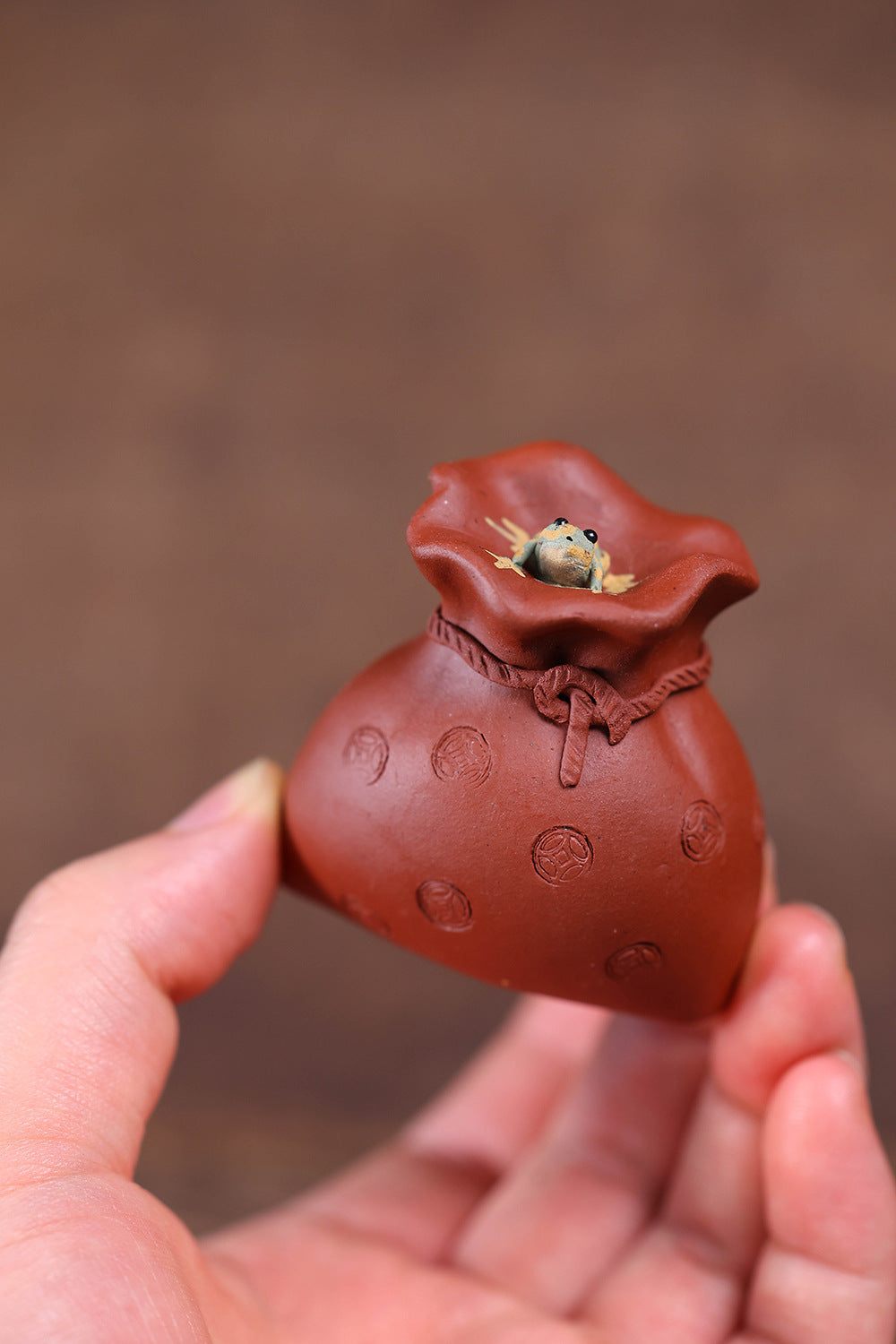 Gohobi Yixing Purple Clay Money Bag Frog Tea Pet – Handmade Lucky Ornament