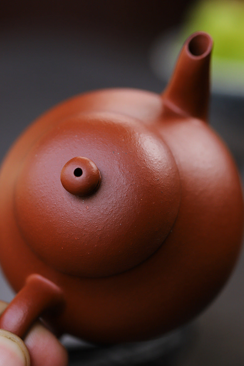[Chingshui Tang 青水堂] Handmade Yixing Red Zisha Clay Teapot – 130ml Handmade Original Ore Raw Zhuni Pear-Shaped Teapot, Gongfu Tea Brewing Small Yixing Teaware