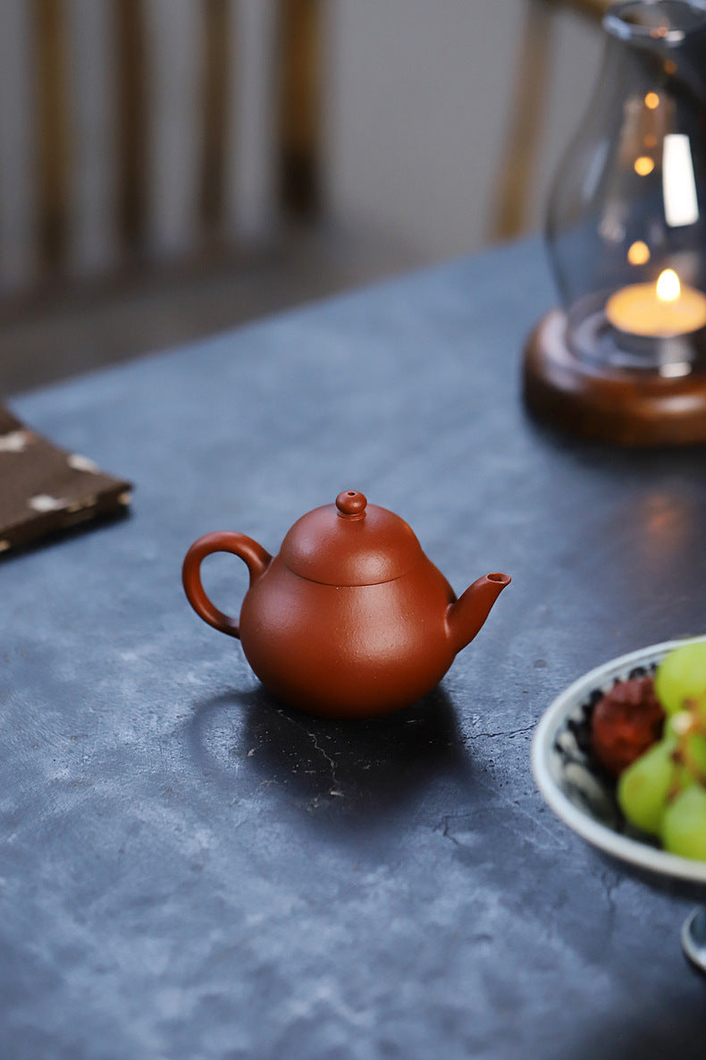 [Chingshui Tang 青水堂] Handmade Yixing Red Zisha Clay Teapot – 130ml Handmade Original Ore Raw Zhuni Pear-Shaped Teapot, Gongfu Tea Brewing Small Yixing Teaware