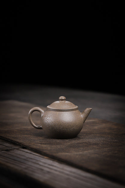 [Chingshui Tang 青水堂] Handmade Yixing Zisha Sandy Purple Clay Teapot – 130ml Handmade Original Ore Qing Jiangpo Clay Bala Shui Ping Teapot, Small Gongfu Purple Clay Teaware with Built-in Filter