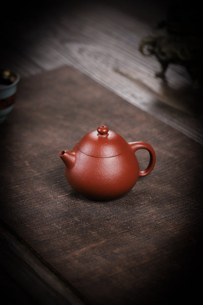 [Chingshui Tang 青水堂] Handmade Yixing Red Zisha Clay Teapot – 150ml Handmade Original Ore Raw Zhuni Clay Wen Dan Style Teapot with Built-in Filter, Small Gongfu Purple Clay Teaware