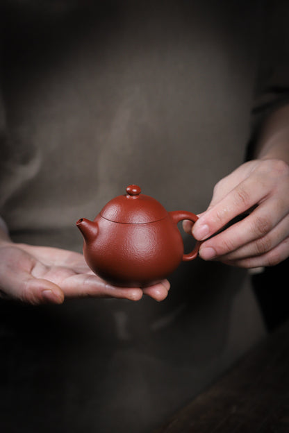 [Chingshui Tang 青水堂] Handmade Yixing Red Zisha Clay Teapot – 150ml Handmade Original Ore Raw Zhuni Clay Wen Dan Style Teapot with Built-in Filter, Small Gongfu Purple Clay Teaware