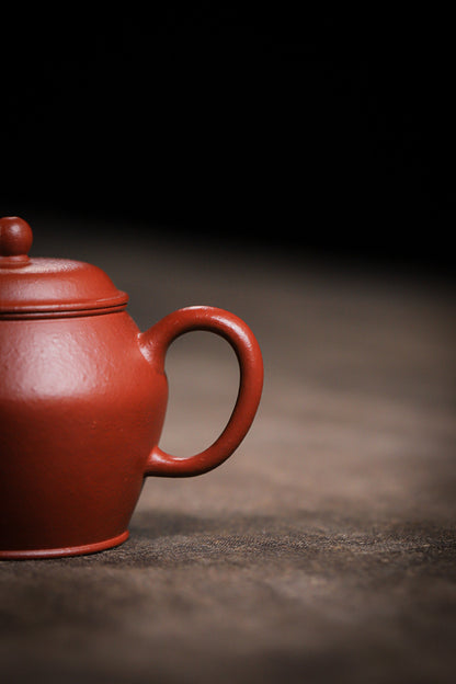[Chingshui Tang 青水堂] Handemade Yixing Red Zisha Clay Teapot – 100ml Original Ore Zhuni, Traditional Weng-Style, Thin Body, Built-in Filter, Handmade Gongfu Teapot