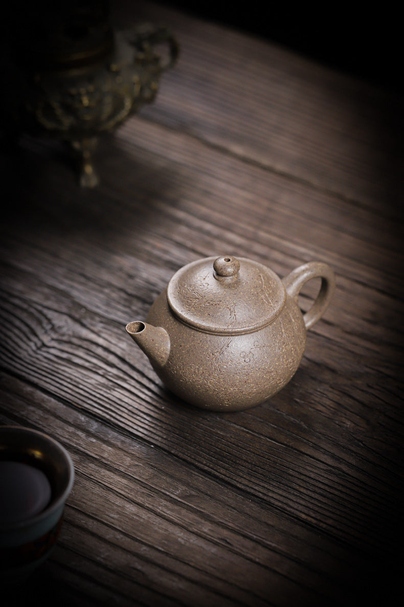 [Chingshui Tang 青水堂] Handmade Yixing Zisha Sandy Purple Clay Teapot – 130ml Handmade Original Ore Qing Jiangpo Clay Bala Shui Ping Teapot, Small Gongfu Purple Clay Teaware with Built-in Filter