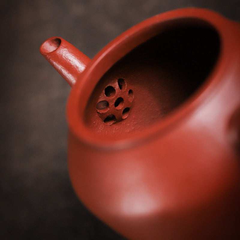 [Chingshui Tang 青水堂] Handemade Yixing Red Zisha Clay Teapot – 100ml Original Ore Zhuni, Traditional Weng-Style, Thin Body, Built-in Filter, Handmade Gongfu Teapot