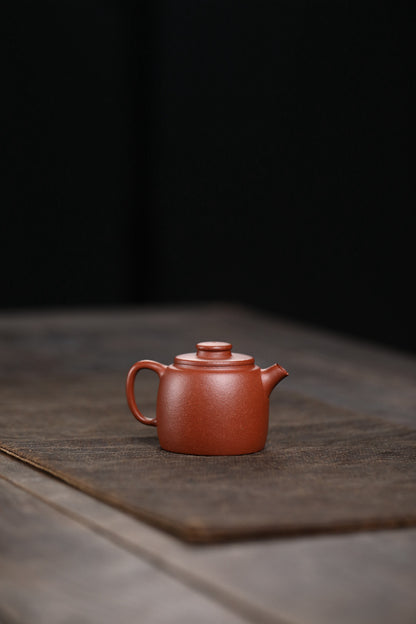 [Chingshui Tang 青水堂] Handmade Yixing Zisha Sandy Purple Clay Teapot – 100ml Handmade Jiangpo Clay Xiao Julun (Small Giant Wheel) Style Teapot, Thin-Walled Small Gongfu Teapot with Built-in Filter