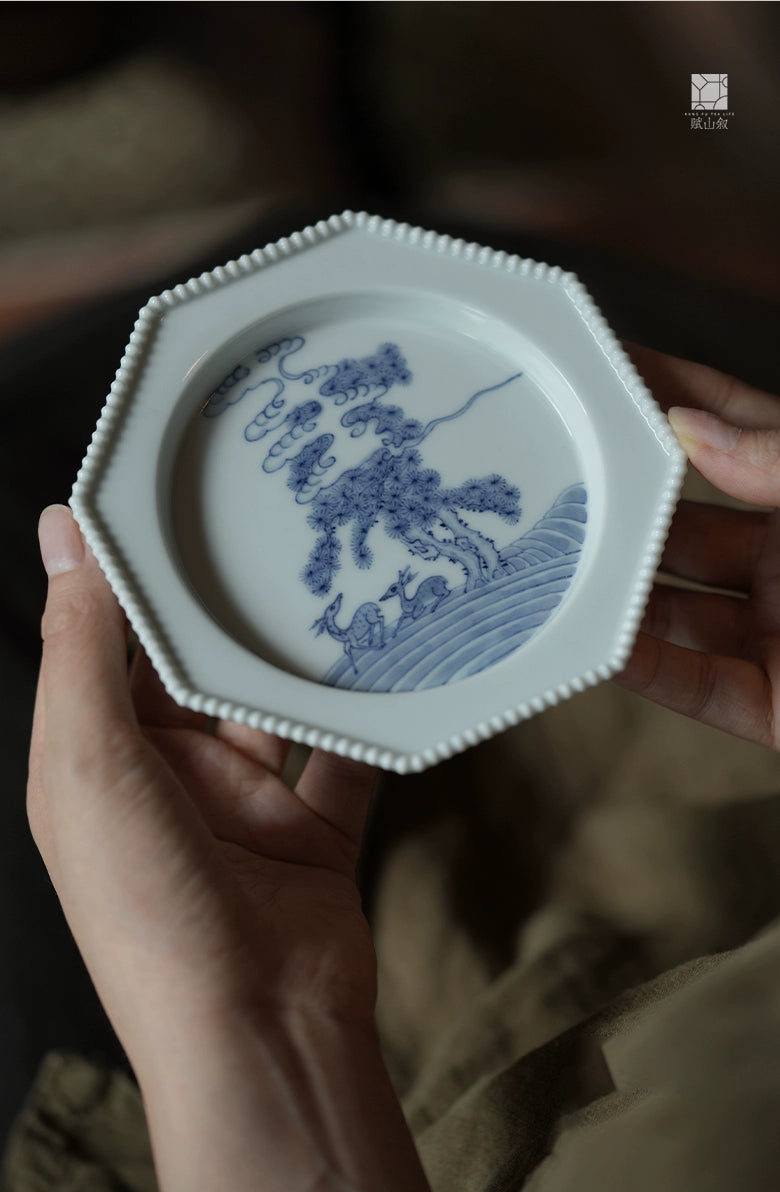 [賦山敘 x Gohobi] “High Mountain Deer” Blue and White Octagonal Tea Tray – Ceramic Pot Base for Gaiwan & Yixing Teapots
