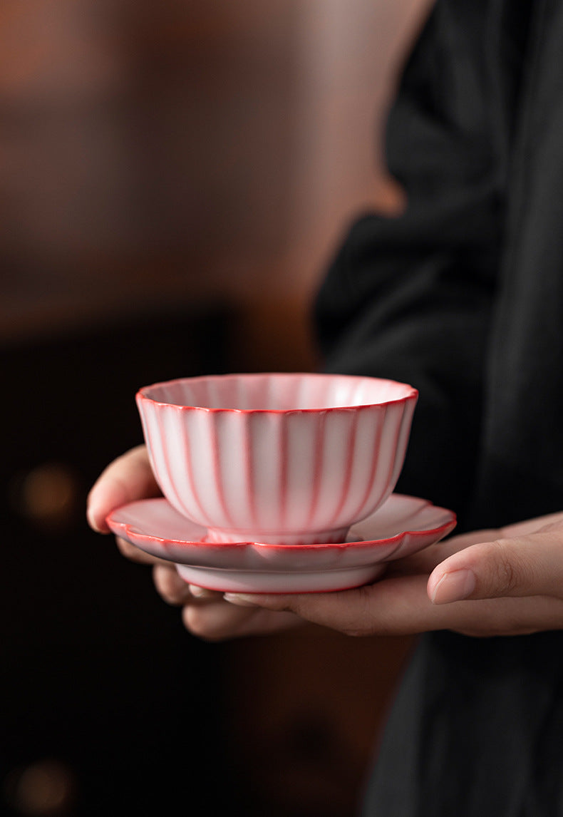 Gohobi Lying Pig Teacup (Tea coaster is sold separately)