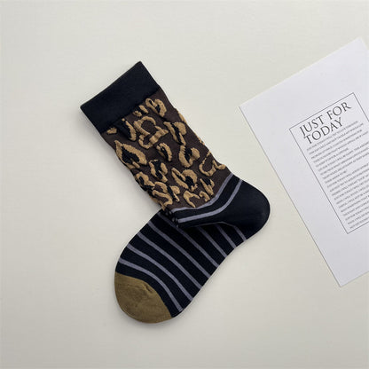 Gohobi Embossed Leopard Pattern Mid-Calf Socks