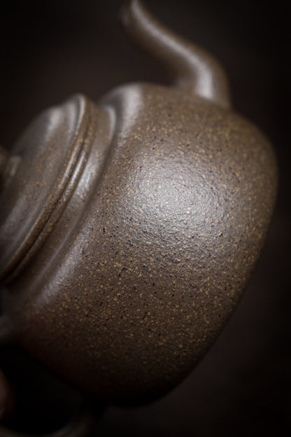 [Chingshui Tang 青水堂] Handmade Yixing Zisha Sandy Purple Clay Teapot – 170ml Original Ore Qing jiangpo Clay, Handmade Light Body with Built-in Filter, Traditional Chinese Purple Clay Teaware