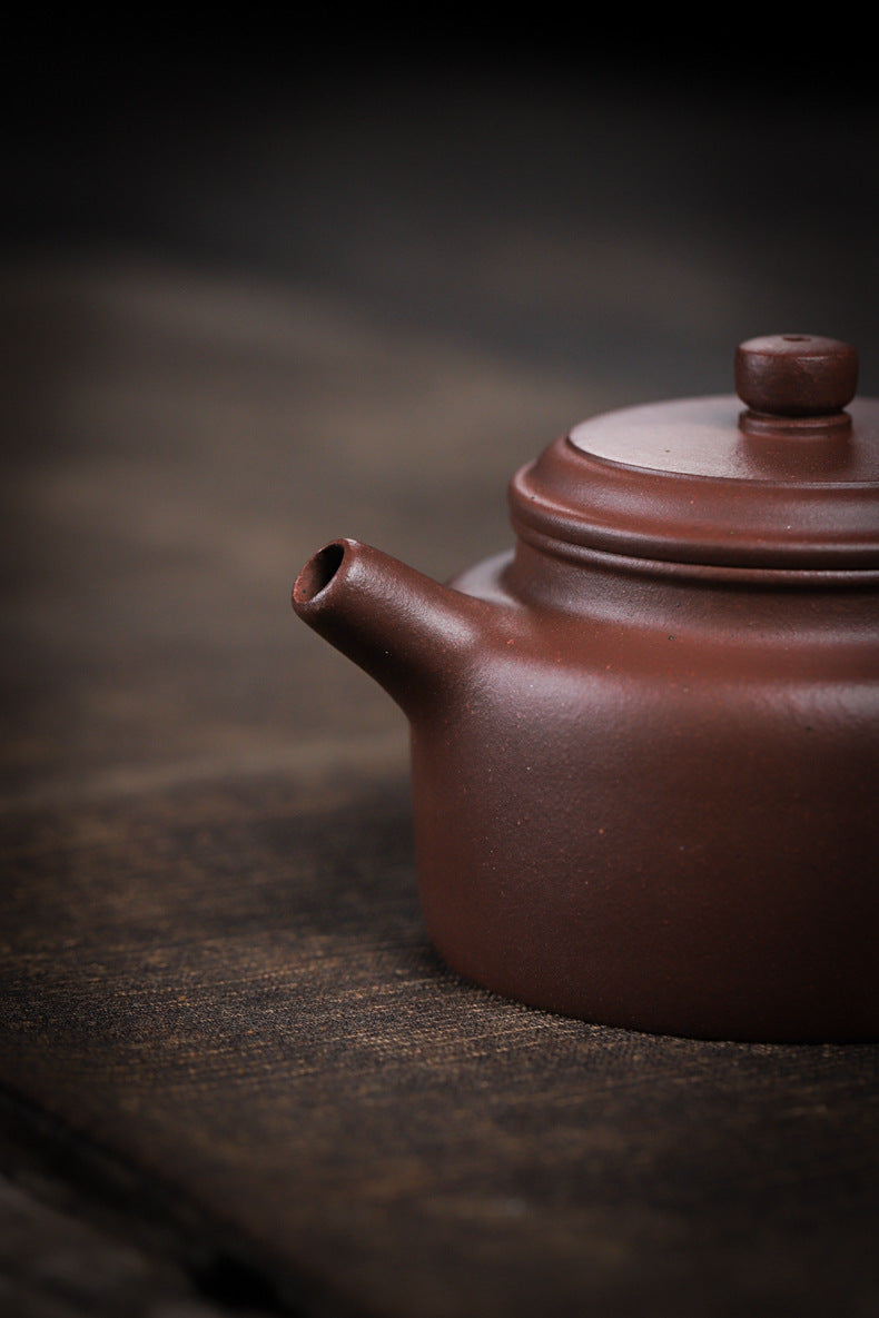 [Chingshui Tang 青水堂] Handmade Yixing Purple Zisha Clay Dezhong Teapot 150ml – Original Ore Teapot with Built-In Filter for Gongfu Tea and Home Brewing