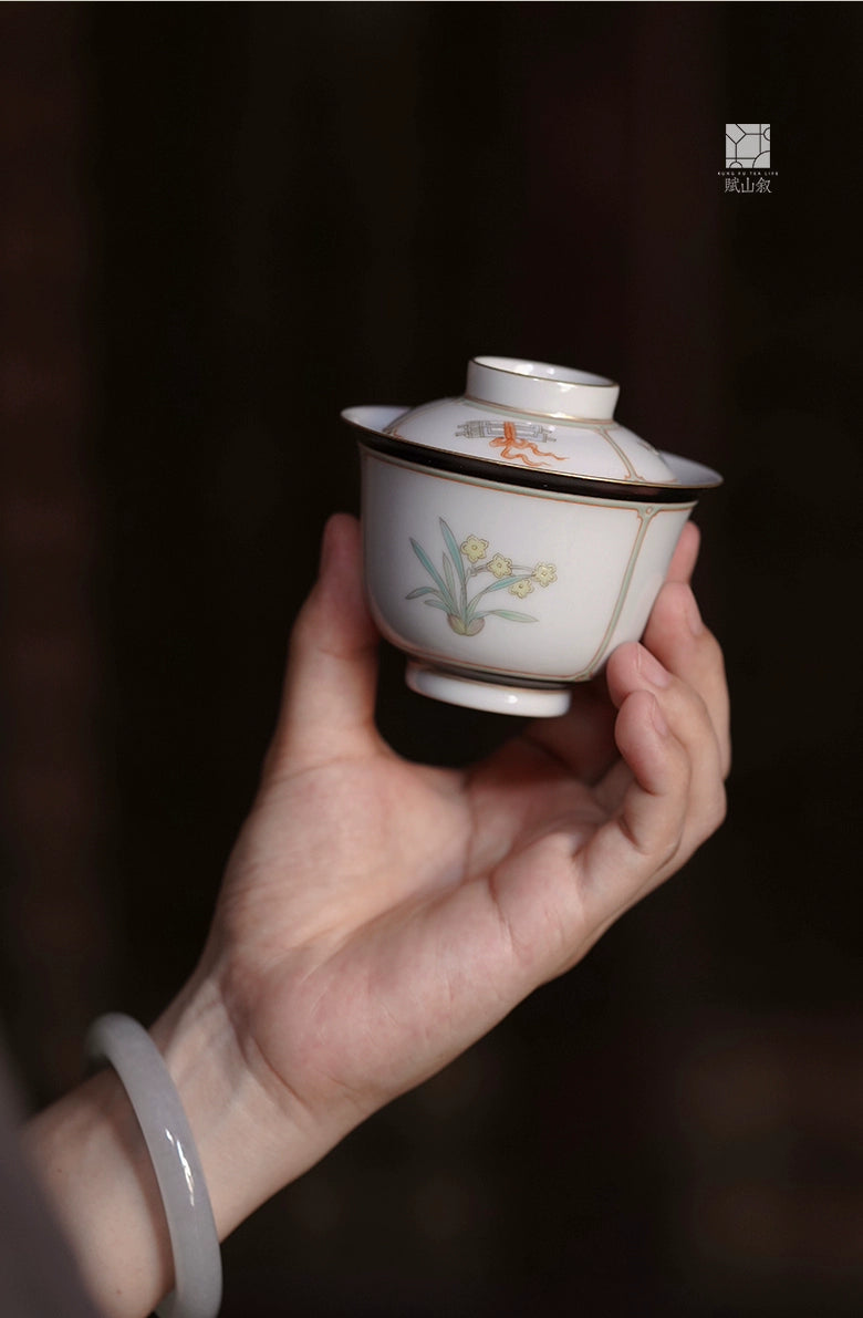 [賦山敘 x Gohobi] “Garden Offering” Green & Ink-Rimmed Gaiwan – Small Hand-Painted Ceramic Gongfu Tea Bowl for Rock Tea